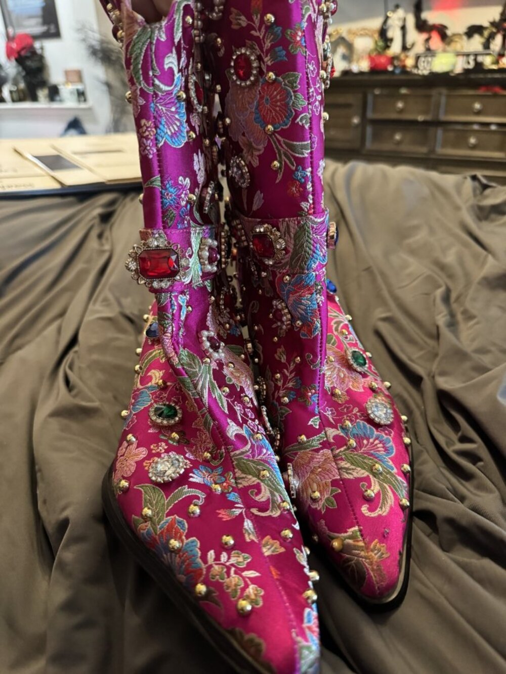 Like new Azalea Wang Size 7.5 Pink Embroidered Floral Jeweled Western Boots - Picture 2 of 7
